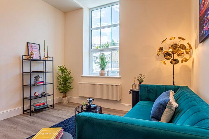 1 Bedroom Apartment For Sale In Mill, Oldham Road, Ripponden, HX6