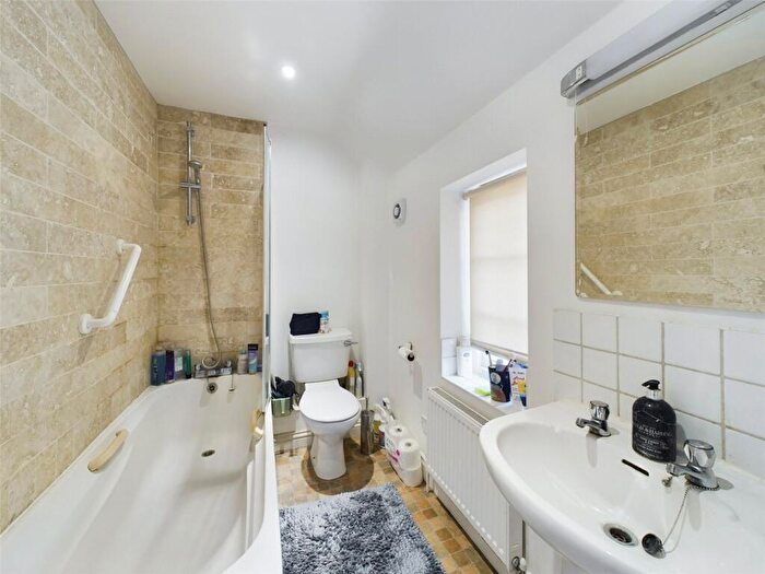 2 Bedroom End Of Terrace House To Rent In Bell Lane, Thame, Oxfordshire, OX9