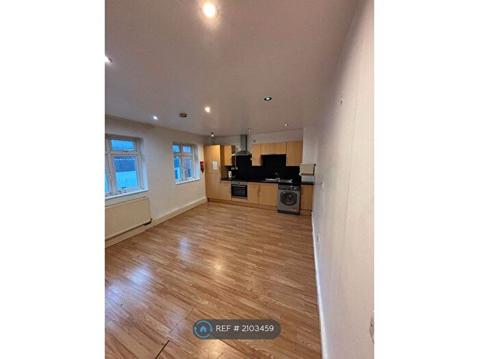 1 Bedroom Flat To Rent In Whymark House, London, N22