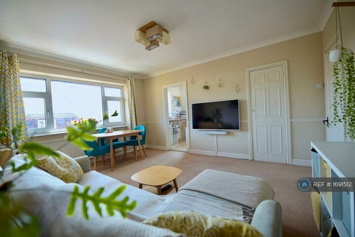 2 Bedroom Maisonette To Rent In Westerham Drive, Sidcup, DA15