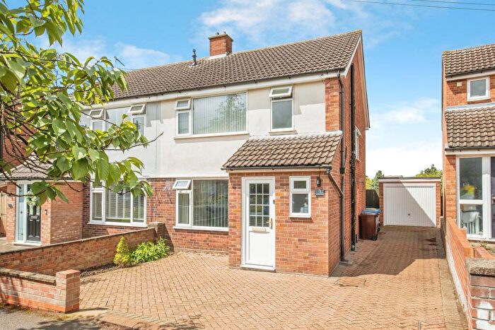 3 Bedroom Semi Detached House For Sale In Aldercroft Road, Ipswich, IP1