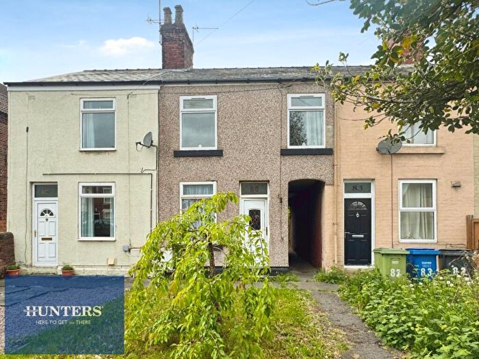 3 Bedroom Terraced House For Sale In Derby Road, Chesterfield, S40