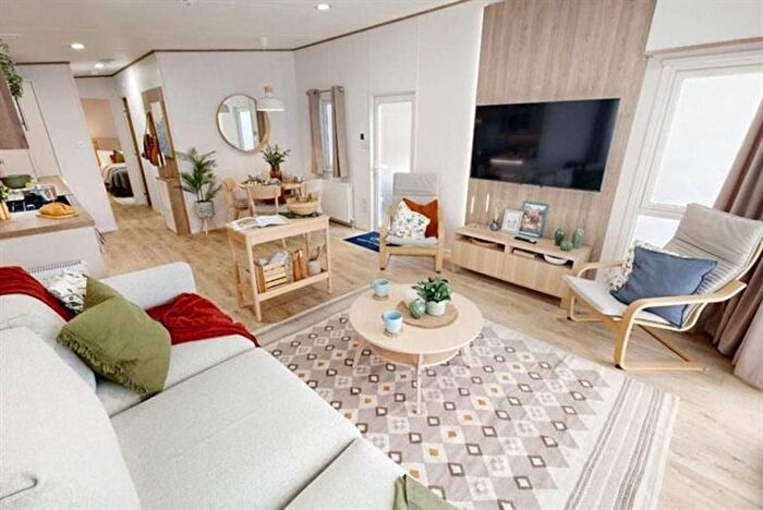 2 Bedroom Park Home For Sale In Sleaford Road, Tattershall, Lincoln, LN4