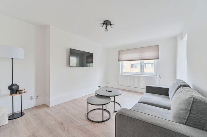 3 Bedroom Flat To Rent In Aytoun Rd, Brixton, London, SW9