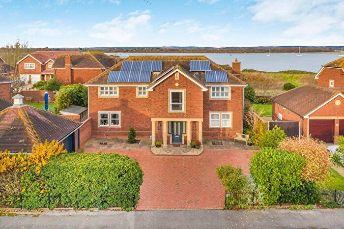 4 Bedroom Detached House For Sale In Hayling Island, Hampshire, PO11