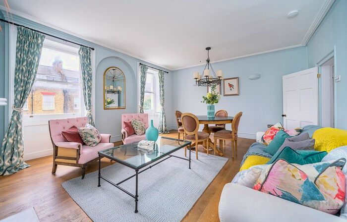 3 Bedroom Flat To Rent In Guilford Street, London, WC1N