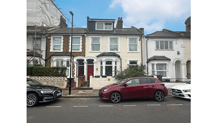 2 Bedroom Flat For Sale In Flat A, Truro Road, Wood Green, London, N22