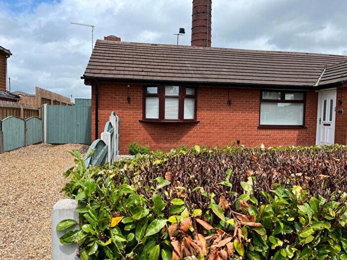 2 Bedroom Semi-Detached Bungalow For Sale In Ravenside Park, Chadderton, OL9
