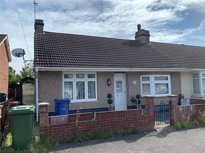 2 Bedroom Bungalow To Rent In Milton Road, Corringham, Essex, SS17