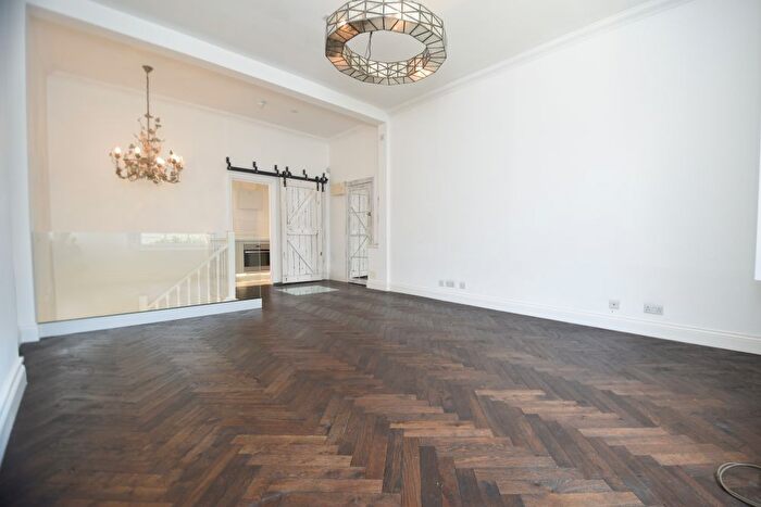 3 Bedroom Flat To Rent In Northwick Terrace, London, NW8