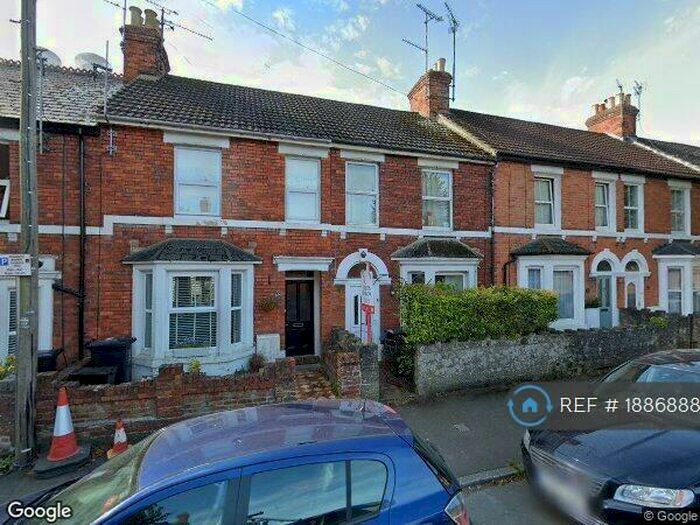 3 Bedroom Terraced House To Rent In Lethbridge Road, Swindon, SN1
