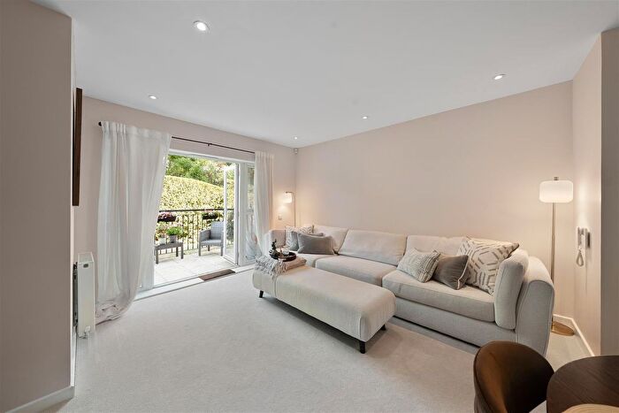 1 Bedroom Flat For Sale In Selsdon Road, South Croydon, CR2