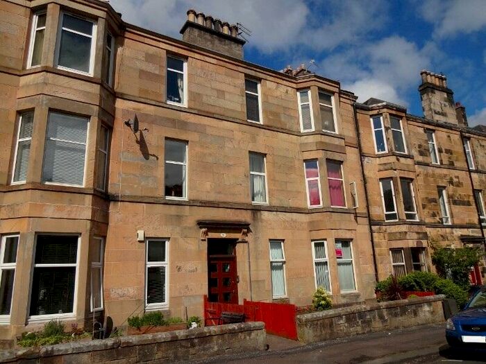 2 Bedroom Ground Flat To Rent In Mavisbank Terrace, Paisley, Renfrewshire, PA1