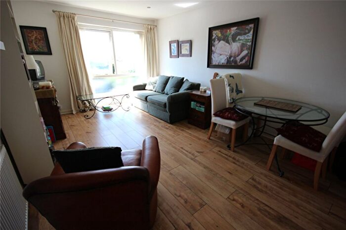 1 Bedroom Flat To Rent In Haywood Court, Oak Lane, London, N11