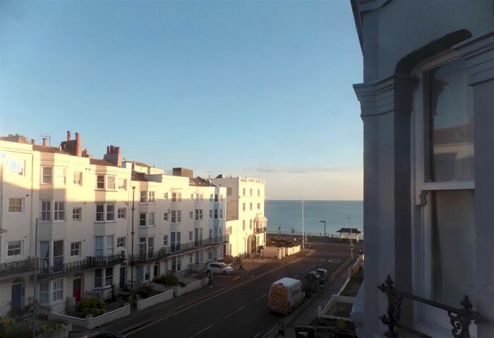 3 Bedroom Flat To Rent In Lower Rock Gardens, Brighton, BN2
