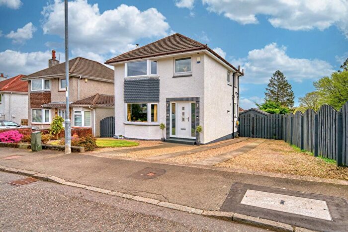 3 Bedroom Detached House For Sale In Antonine Road, Bearsden, G61