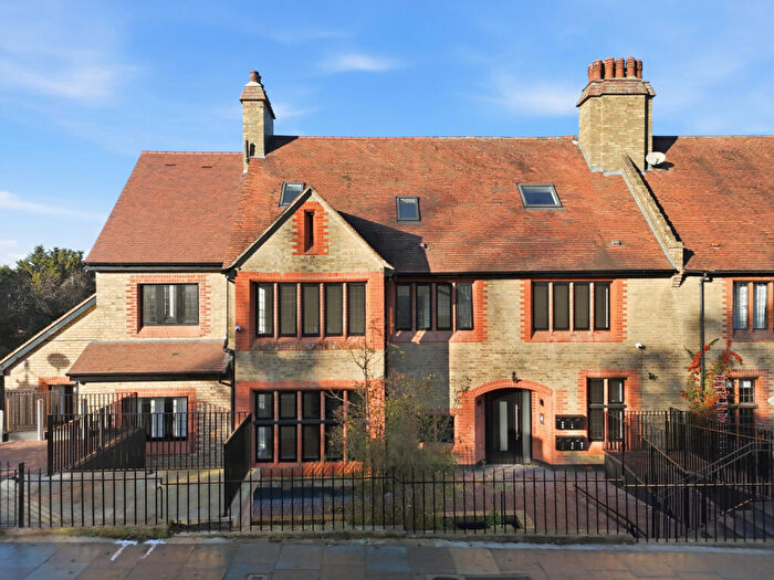 1 Bedroom Flat For Sale In Nether Street, West Finchley, N3