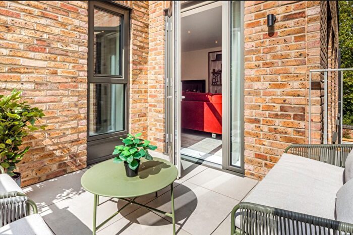 2 Bedroom Flat For Sale In Unit North Gate Park, Harringay, N15