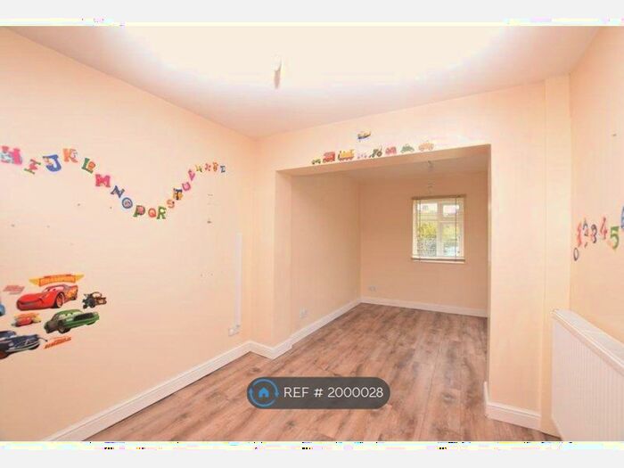 3 Bedroom End Of Terrace House To Rent In Repton Road, Orpington, BR6