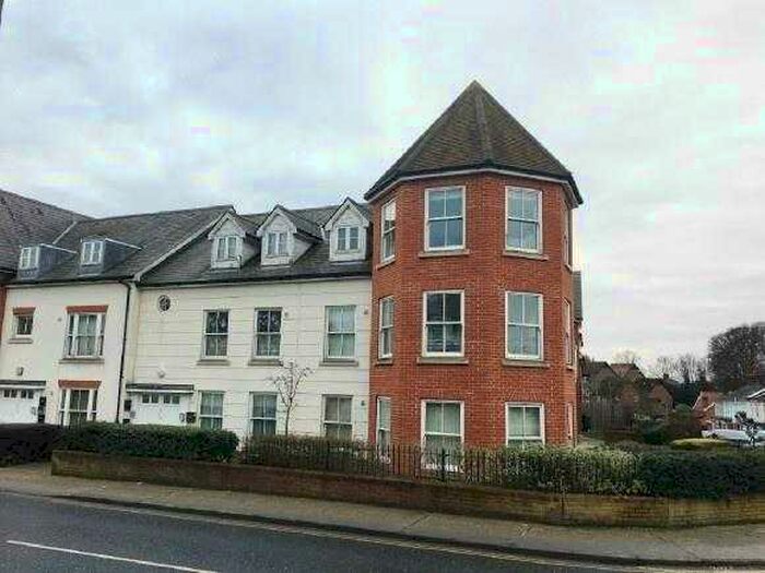 2 Bedroom Apartment To Rent In Felixstowe Road, Ipswich, IP3