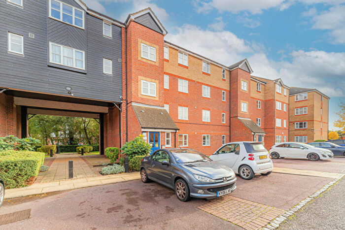 1 Bedroom Flat For Sale In Webley Court, Sten Close, EN3