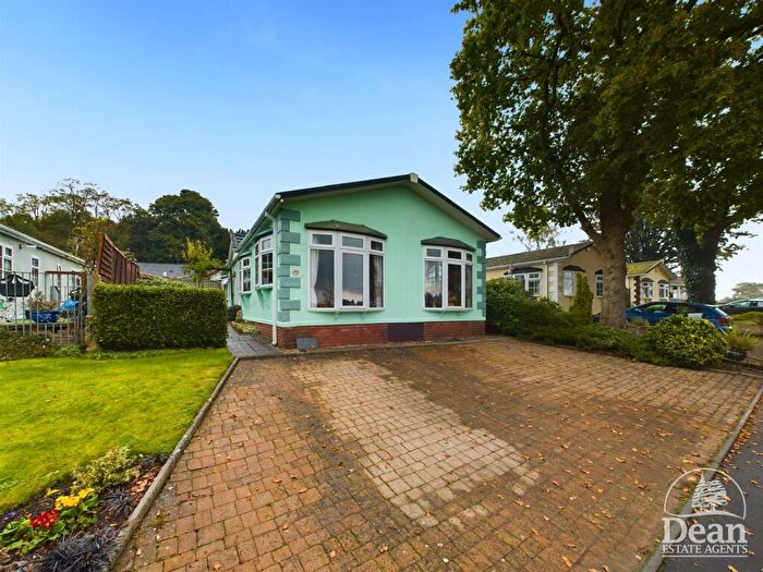 3 Bedroom Park Home For Sale In Clanna, Alvington, Lydney, GL15