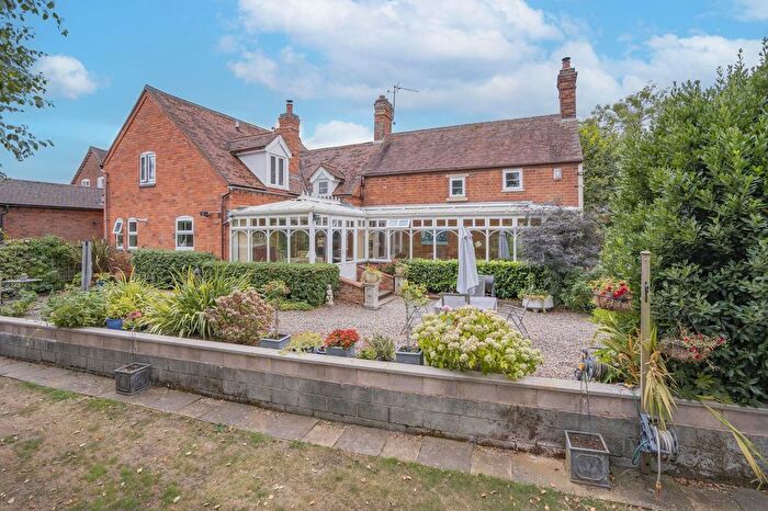 4 Bedroom Detached House For Sale In New Street, Upton-Upon-Severn, Worcester, WR8