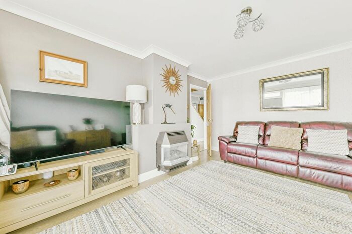 3 Bedroom Terraced House For Sale In Siddons Road, Stevenage, Hertfordshire, SG2