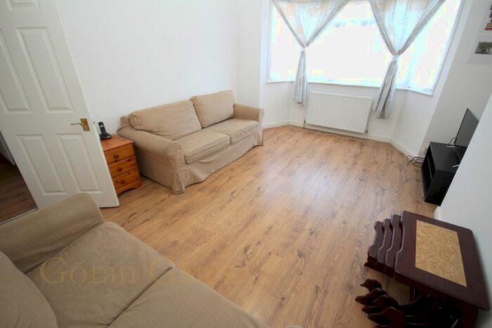 1 Bedroom Flat To Rent In Drake Court, Alexandra Avenue, Rayners Lane, Harrow, HA2