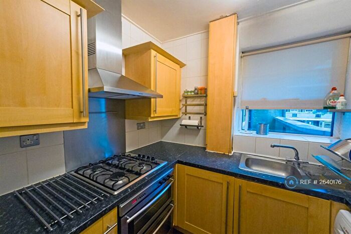 3 Bedroom Flat To Rent In Grenada House, London, E14
