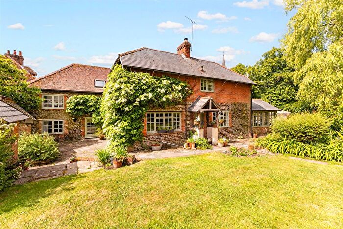 6 Bedroom Detached House For Sale In Petersfield Road, Greatham, Liss, GU33