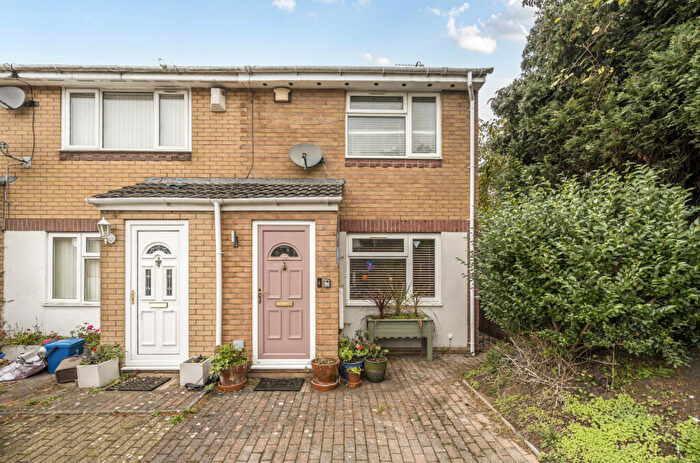 2 Bedroom House For Sale In Waterford Close, Cardiff, CF11