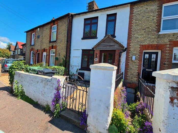 2 Bedroom End Of Terrace House To Rent In Oakwood Road, Maidstone, ME16