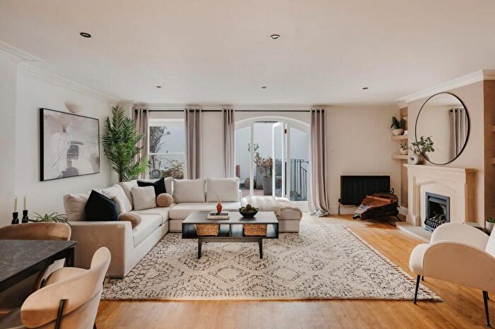 3 Bedroom Semi Detached House For Sale In North Green Street, Bristol, BS8