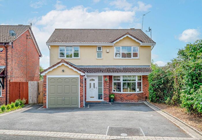 4 Bedroom Detached House For Sale In Reynard Close, Redditch, B97