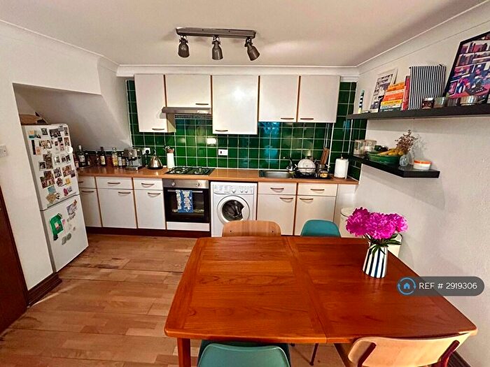 1 Bedroom Flat To Rent In Newington Green Road, London, N1