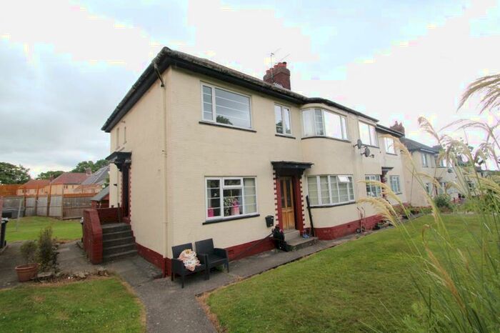 2 Bedroom Apartment To Rent In New Adel Lane, Adel, Leeds, LS16