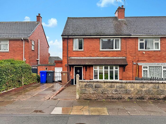 3 Bedroom Semi-detached House For Sale In Hollybush Road, Blurton, Stoke-On-Trent, ST3
