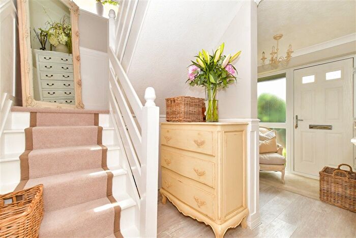 3 Bedroom Semi-Detached House For Sale In Broxted Drive, Wickford, Essex, SS12