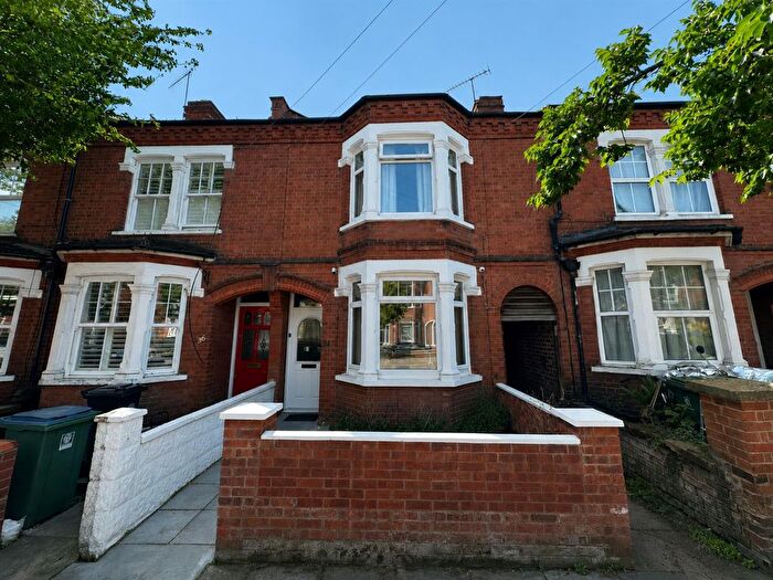 3 Bedroom Terraced House For Sale In Bruce Grove, Watford, WD24