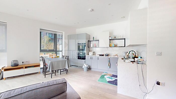 1 Bedroom Apartment To Rent In Willowbrook House, Coster Avenue, N4