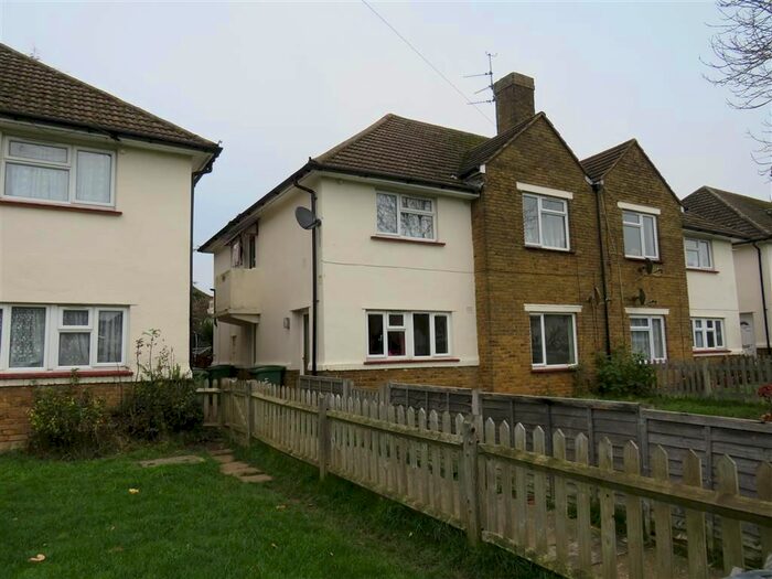 2 Bedroom Maisonette To Rent In Durham Close, Maidstone, ME15