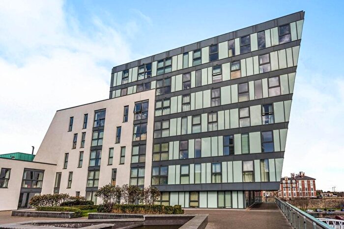 2 Bedroom Apartment To Rent In North Bank, Sheffield, South Yorkshire, S3