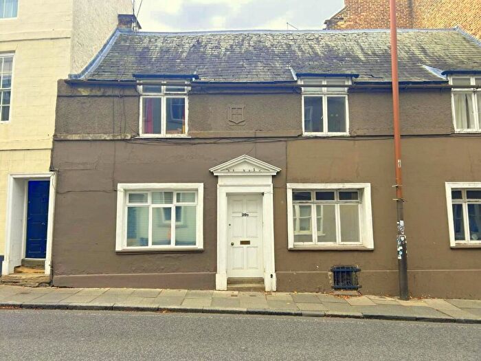 1 Bedroom Apartment For Sale In Church Street, Durham City, Durham, DH1