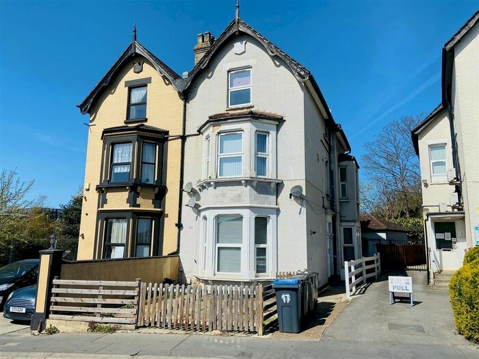 1 Bedroom Flat To Rent In Lancaster Road, London, SE25