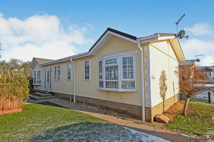 2 Bedroom Park Home For Sale In Cambridge Road, Stretham, Ely, CB6
