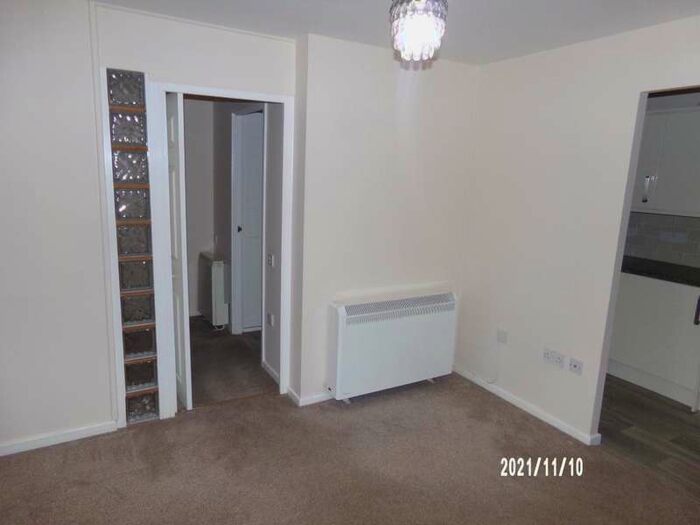 1 Bedroom Ground Flat To Rent In 6 Ellan Hay Road, Bradley Stoke, Bristol, BS32