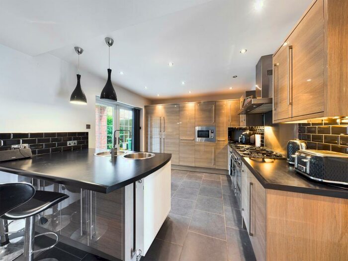 4 Bedroom Detached House For Sale In Farley Avenue, Harbury, Leamington Spa, Warwickshire, CV33