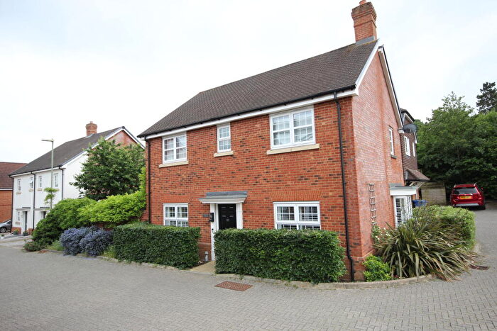 4 Bedroom Detached House For Sale In Runnymede Drive, Odiham, RG29