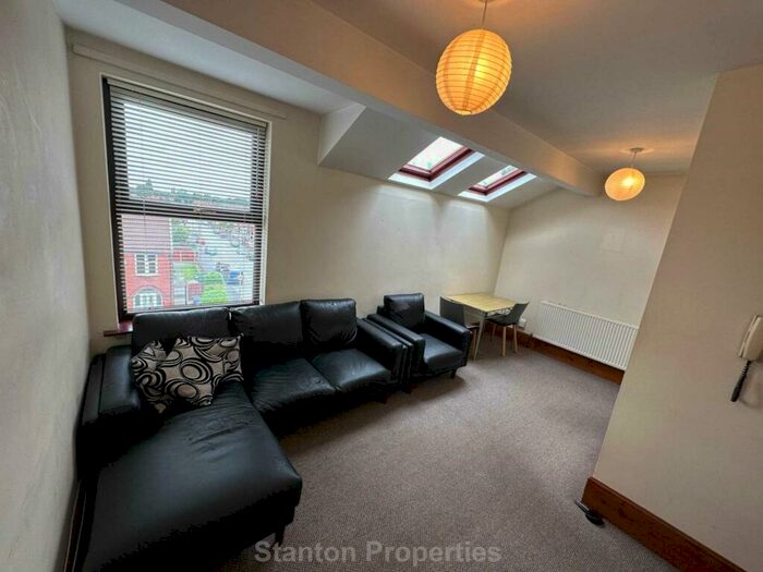 1 Bedroom Apartment To Rent In Wellington Road, Fallowfield, M14